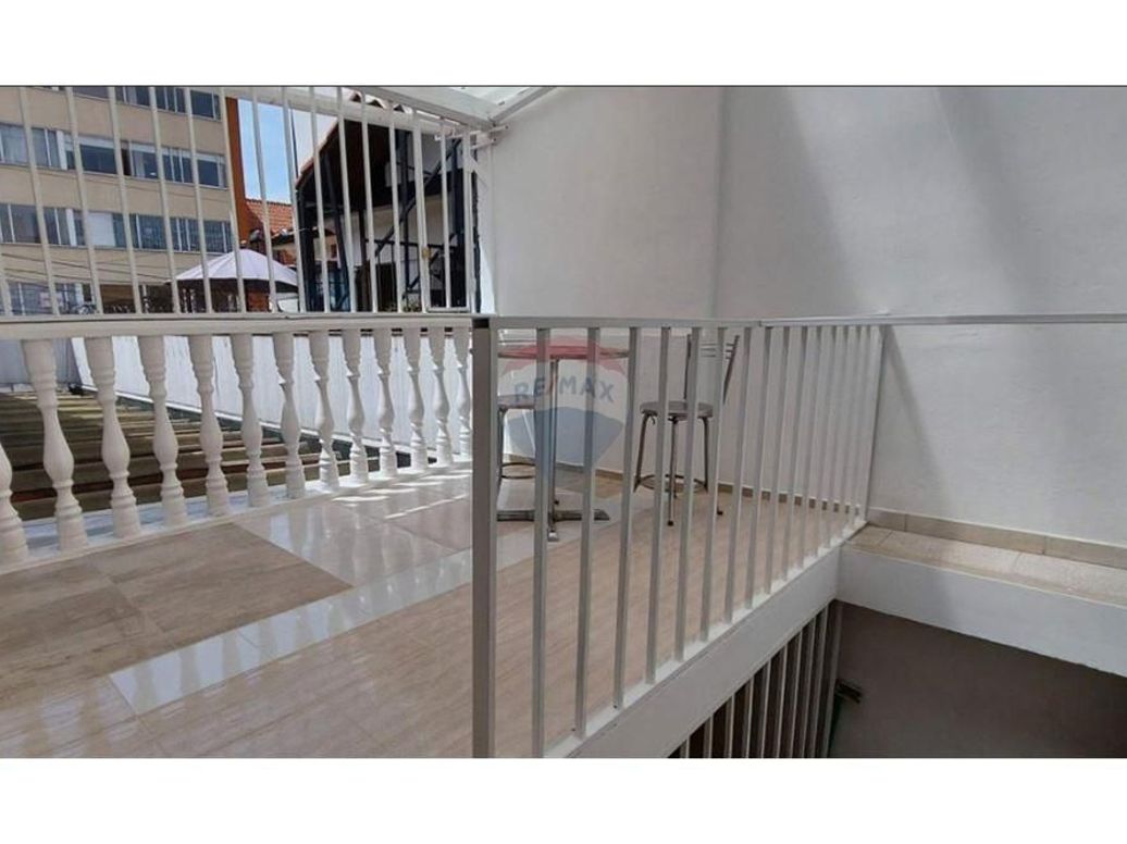 Casa de 6 alcobas en venta en Cjr Loira Real, Bogotá, 245 m² · foto 5 de 20