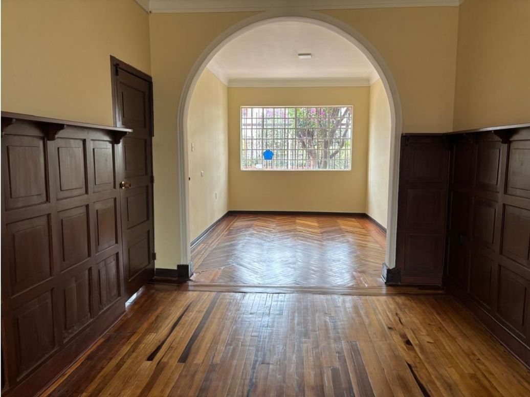 Casa de 6 alcobas en venta en San Luis, Bogotá, 330 m² · foto 5 de 20