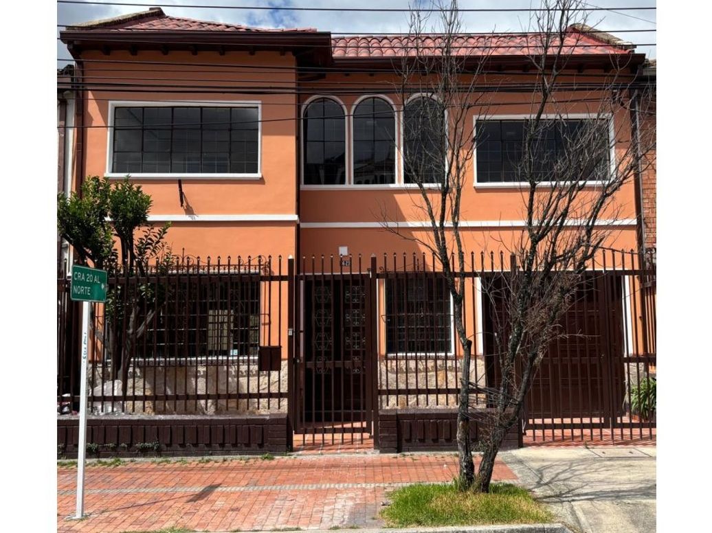 Casa de 6 alcobas en venta en San Luis, Bogotá, 330 m² · foto 4 de 20