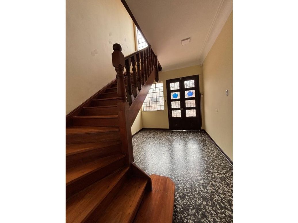 Casa de 6 alcobas en venta en San Luis, Bogotá, 330 m² · foto 6 de 20