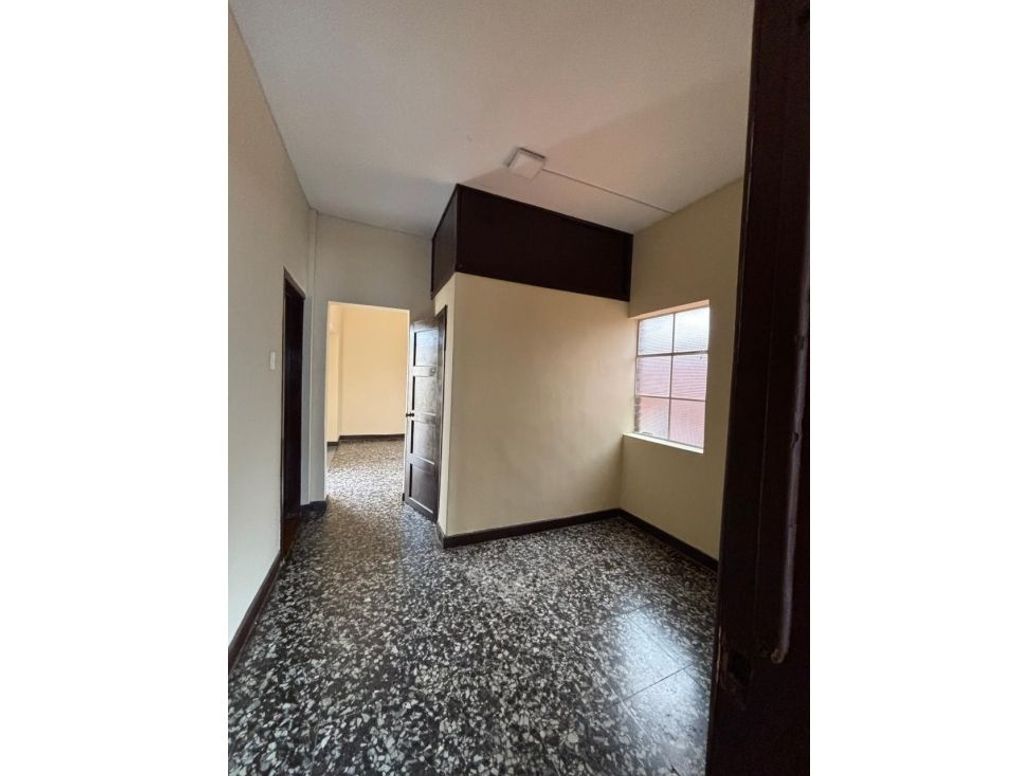 Casa de 6 alcobas en venta en San Luis, Bogotá, 330 m² · foto 10 de 20