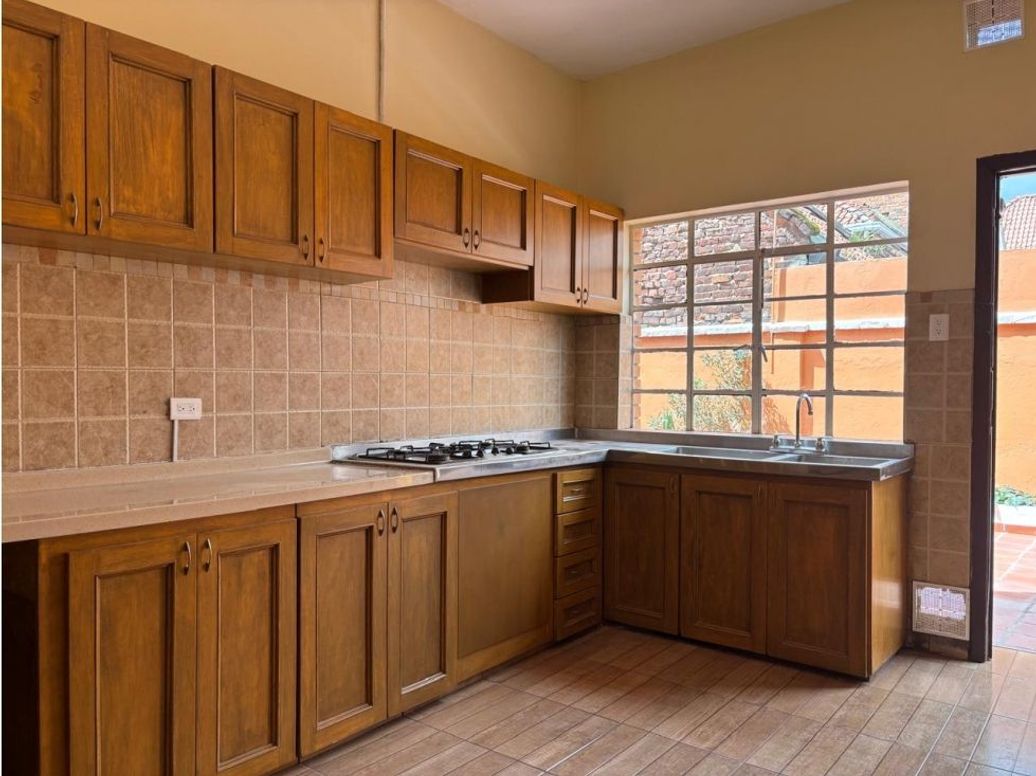 Casa de 6 alcobas en venta en San Luis, Bogotá, 330 m² · foto 18 de 20