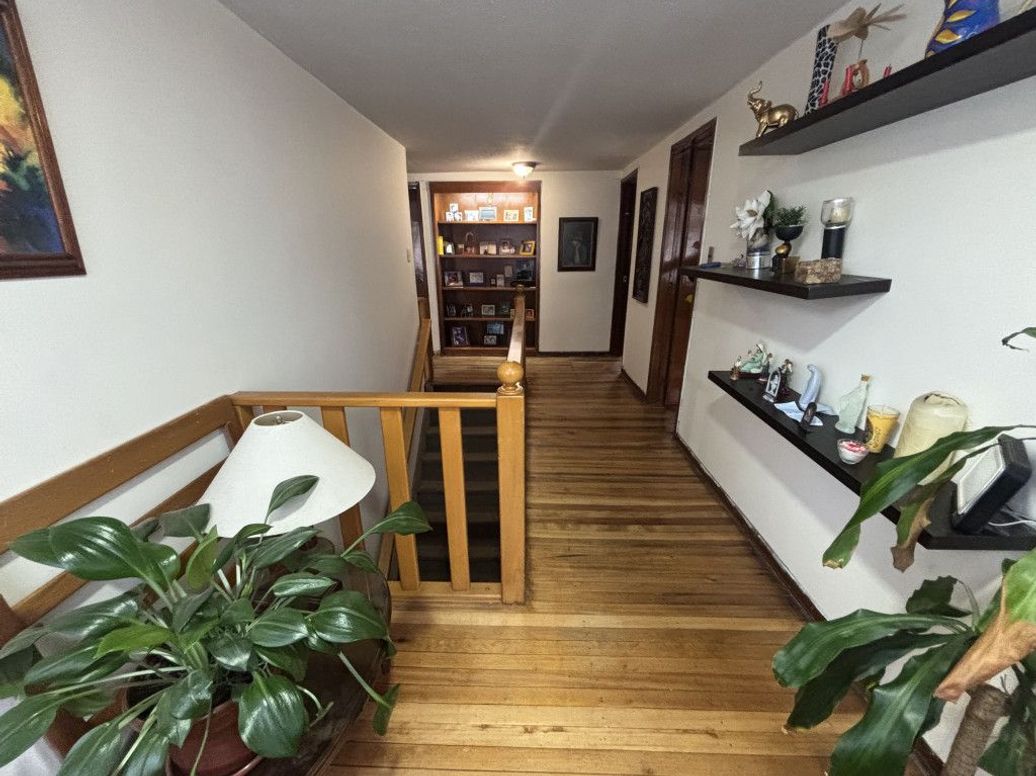 Casa de 7 alcobas en venta en Nuevo Contry, Bogotá, 339 m² · foto 19 de 20
