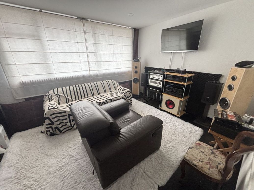 Casa de 7 alcobas en venta en Nuevo Contry, Bogotá, 339 m² · foto 3 de 20