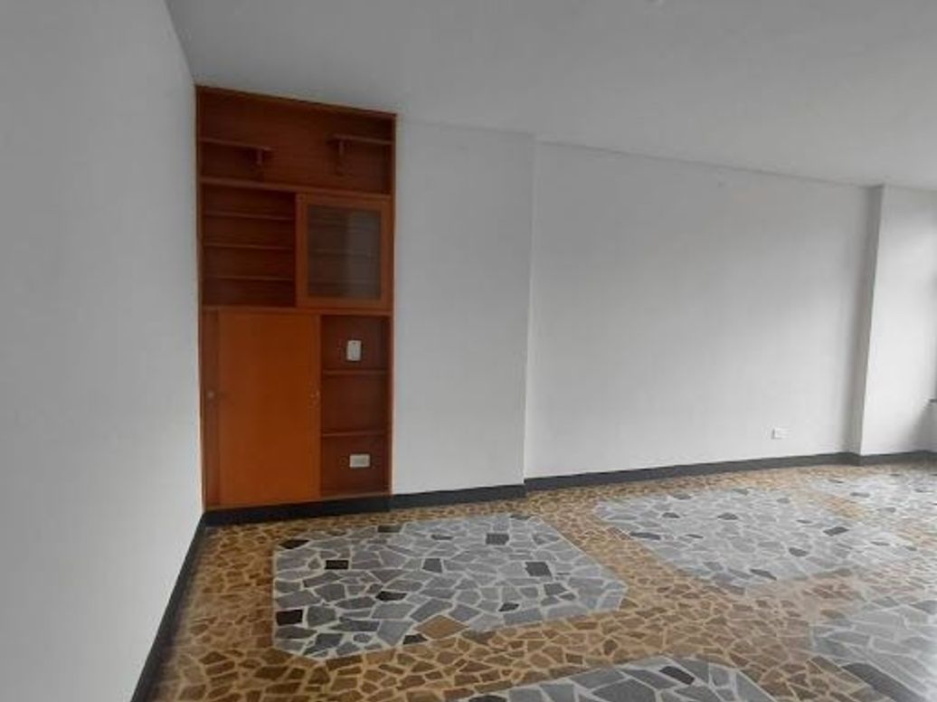 Apartamento de 3 alcobas en venta en Siete De Agosto, Bogotá, 108 m² · foto 4 de 20