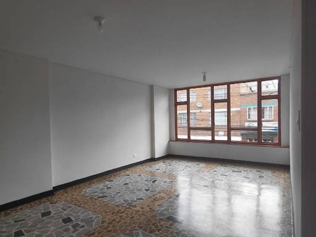 Apartamento de 3 alcobas en venta en Siete De Agosto, Bogotá, 108 m² · foto 3 de 20