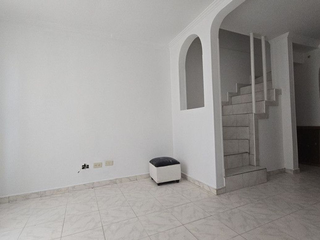 Casa de 3 alcobas en venta en Cr Prados De Castilla Et. Iv, Bogotá, 68 m² · foto 4 de 20