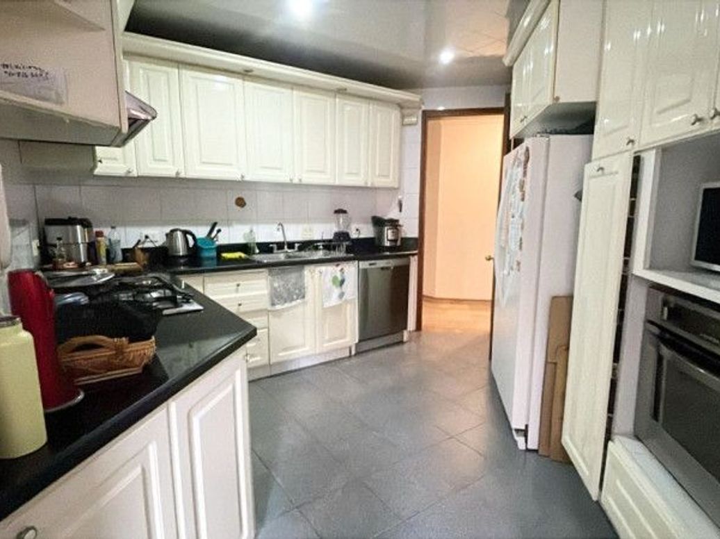 Apartamento de 3 alcobas en venta en Chico Norte Et. Ii, Bogotá, 224 m² · foto 6 de 17
