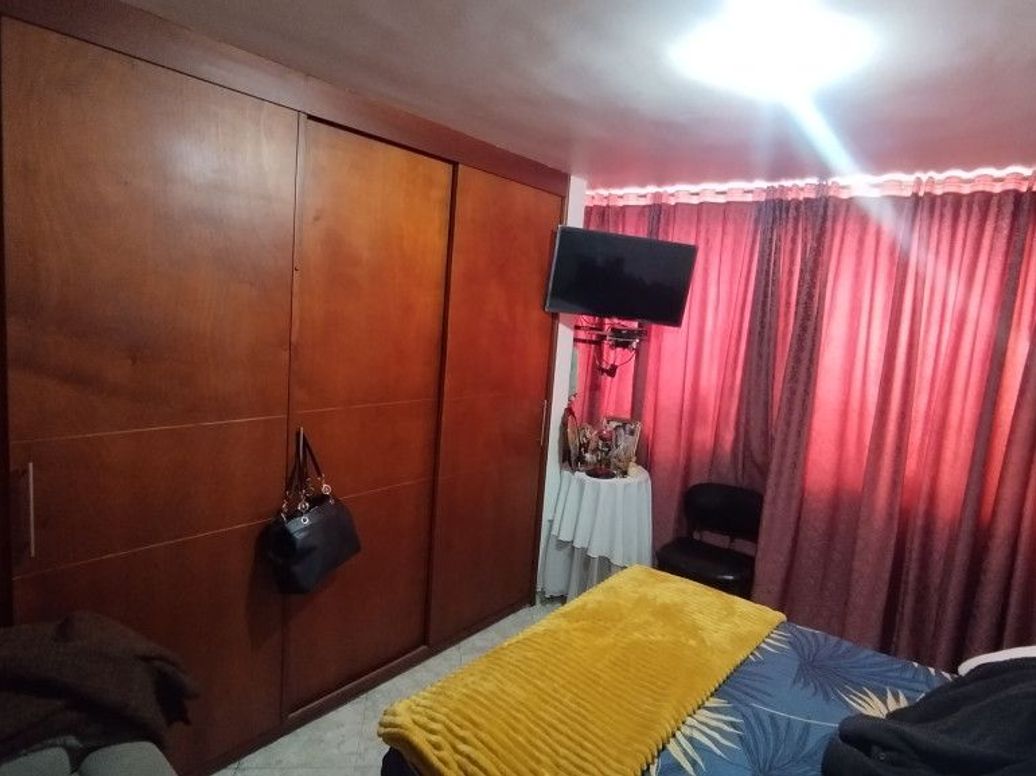 Casa de 3 alcobas en venta en Ub. Carvajal, Bogotá, 219 m² · foto 7 de 13