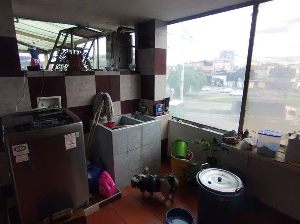 Casa de 3 alcobas en venta en Ub. Carvajal, Bogotá, 219 m² · foto 12 de 13