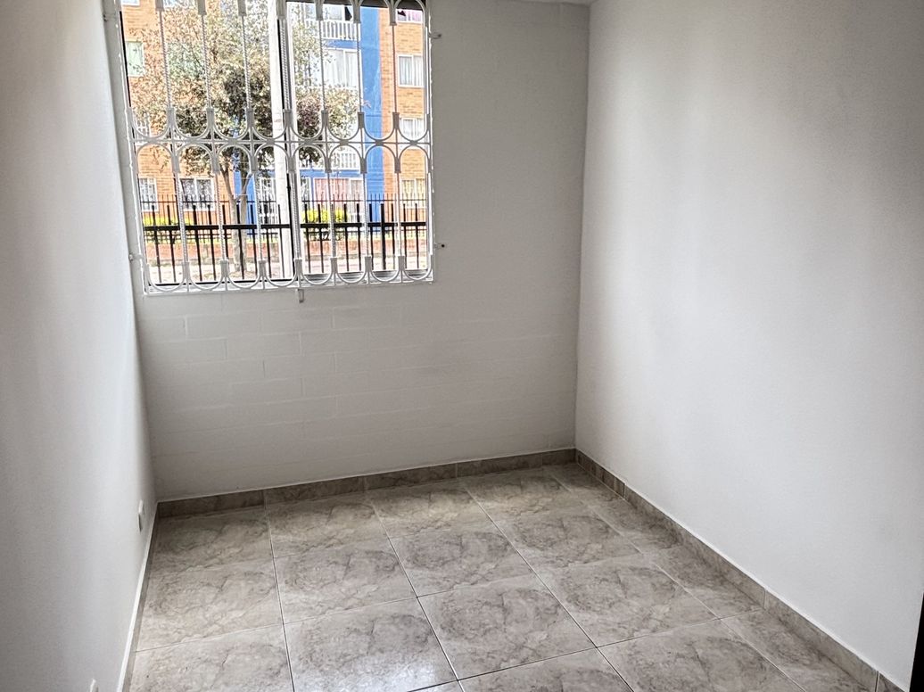 Apartamento de 2 alcobas en venta en Suba, Bogotá, 40 m² · foto 5 de 9