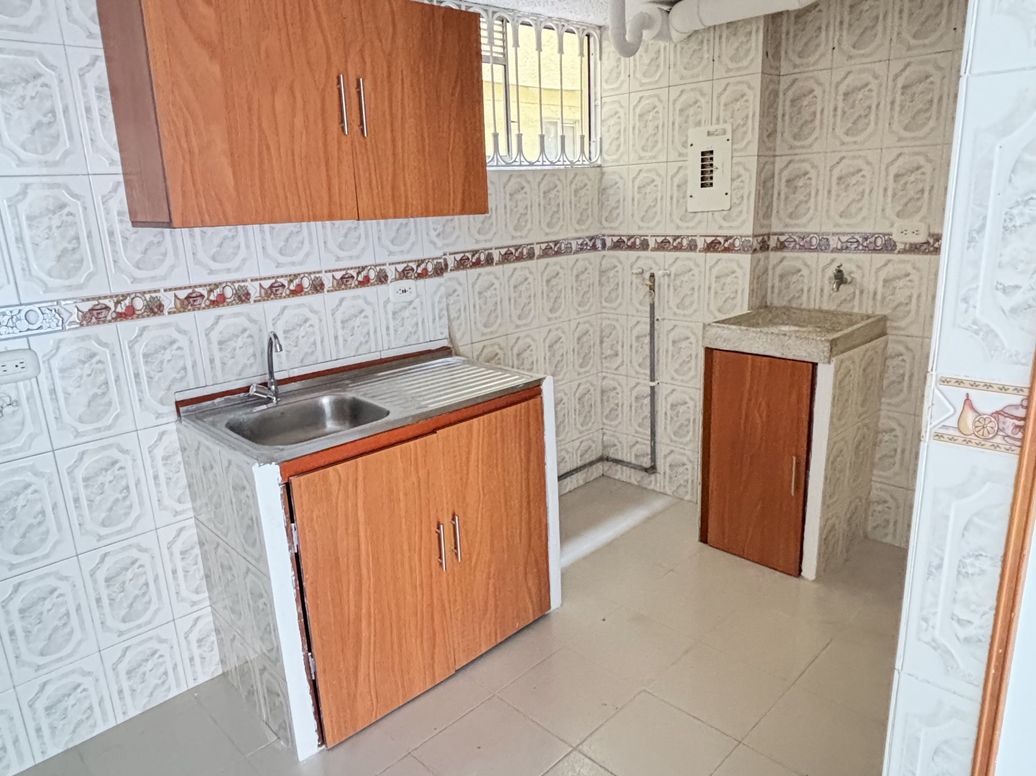 Apartamento de 2 alcobas en venta en Suba, Bogotá, 40 m² · foto 4 de 9