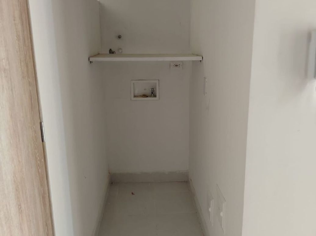 Apartamento de 1 alcoba en venta en Paloquemao, Bogotá, 37 m² · foto 3 de 17