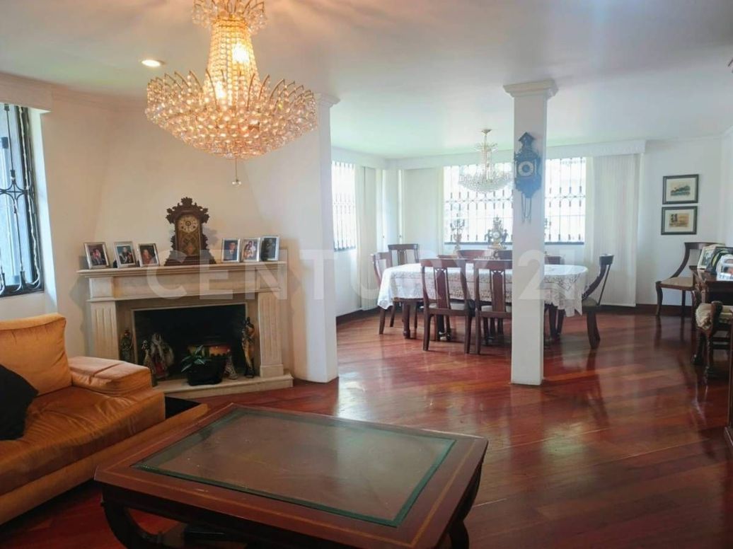 Apartamento de 4 alcobas en venta en Santa Barbara, Bogotá, 170 m² · foto 2 de 20