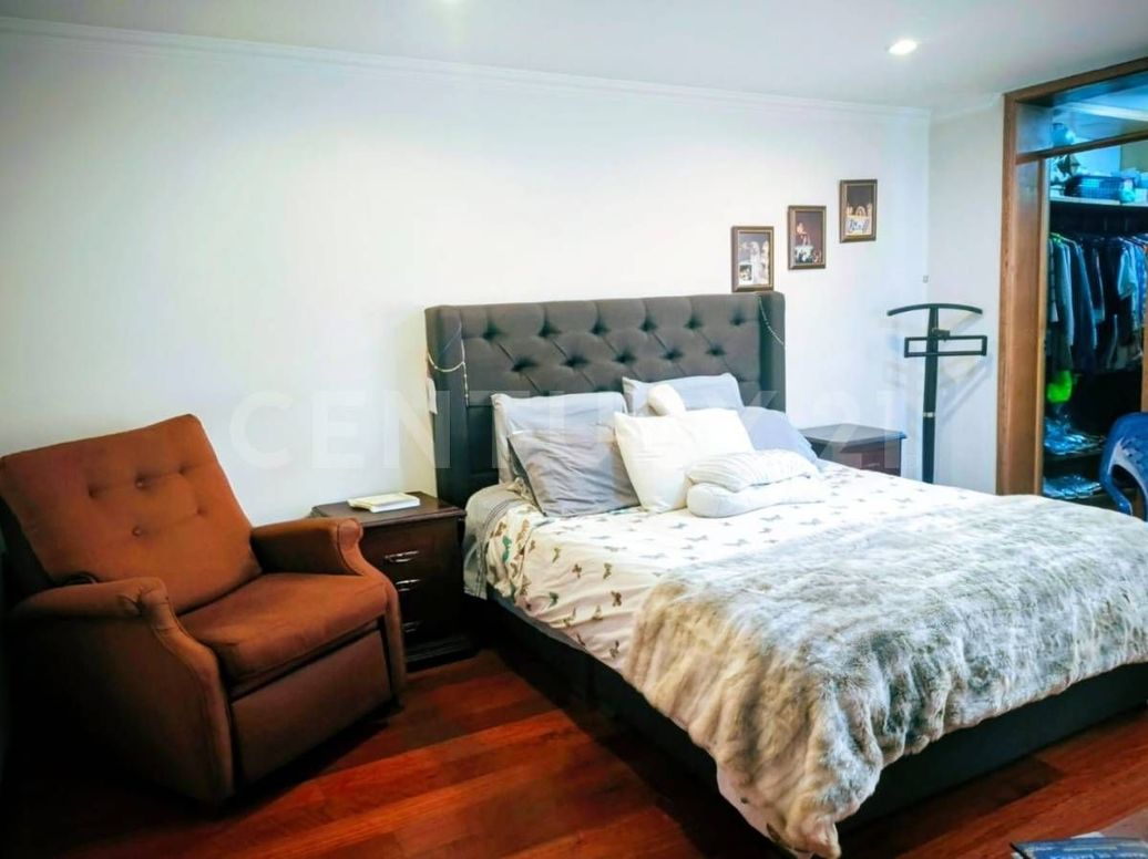 Apartamento de 4 alcobas en venta en Santa Barbara, Bogotá, 170 m² · foto 10 de 20