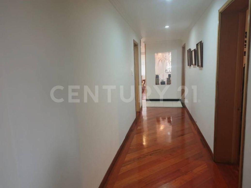 Apartamento de 4 alcobas en venta en Santa Barbara, Bogotá, 170 m² · foto 8 de 20