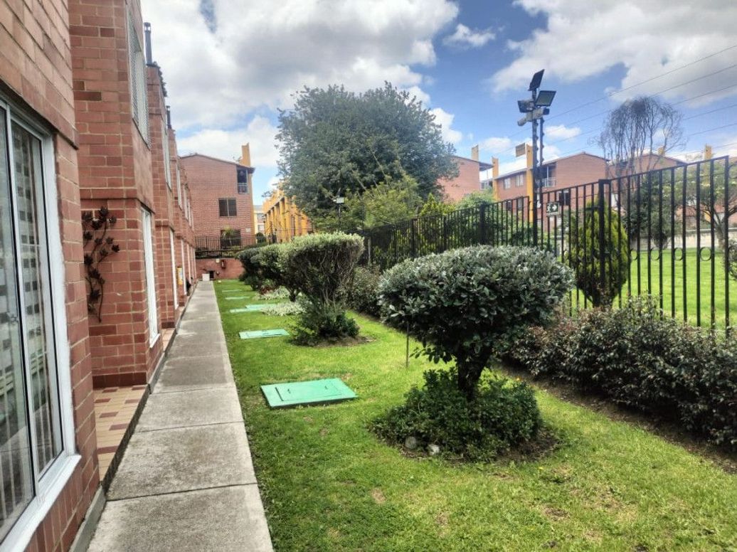 Casa de 3 alcobas en venta en Cr Casas De Amsterdam, Bogotá · foto 4 de 20