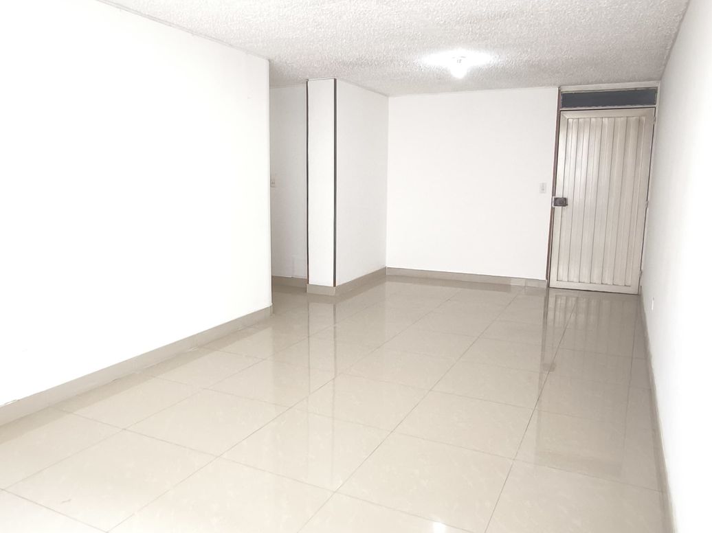 Apartamento de 2 alcobas en venta en El Recuerdo, Bogotá, 62 m² · foto 2 de 12