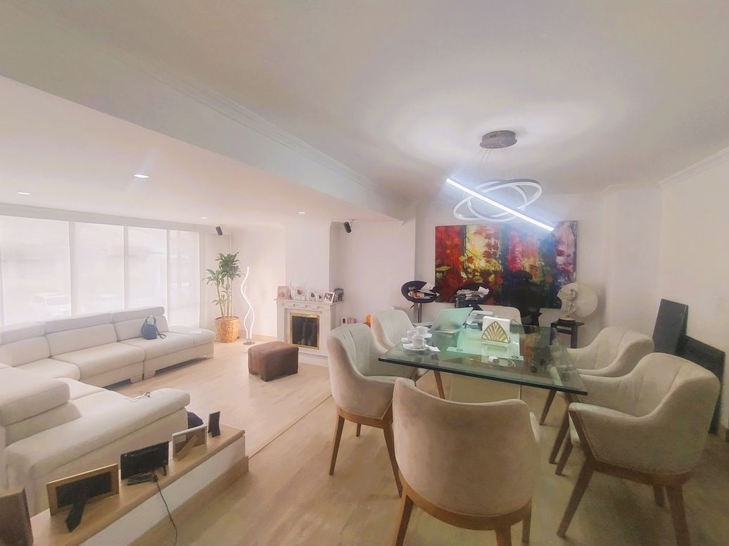 Apartamento de 3 alcobas en venta en Santa Barbara Central, Bogotá, 182 m² · foto 17 de 20