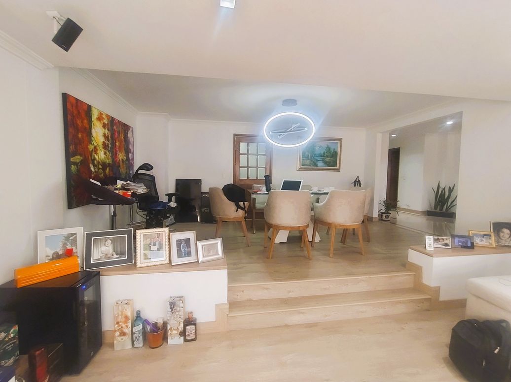 Apartamento de 3 alcobas en venta en Santa Barbara Central, Bogotá, 182 m² · foto 16 de 20