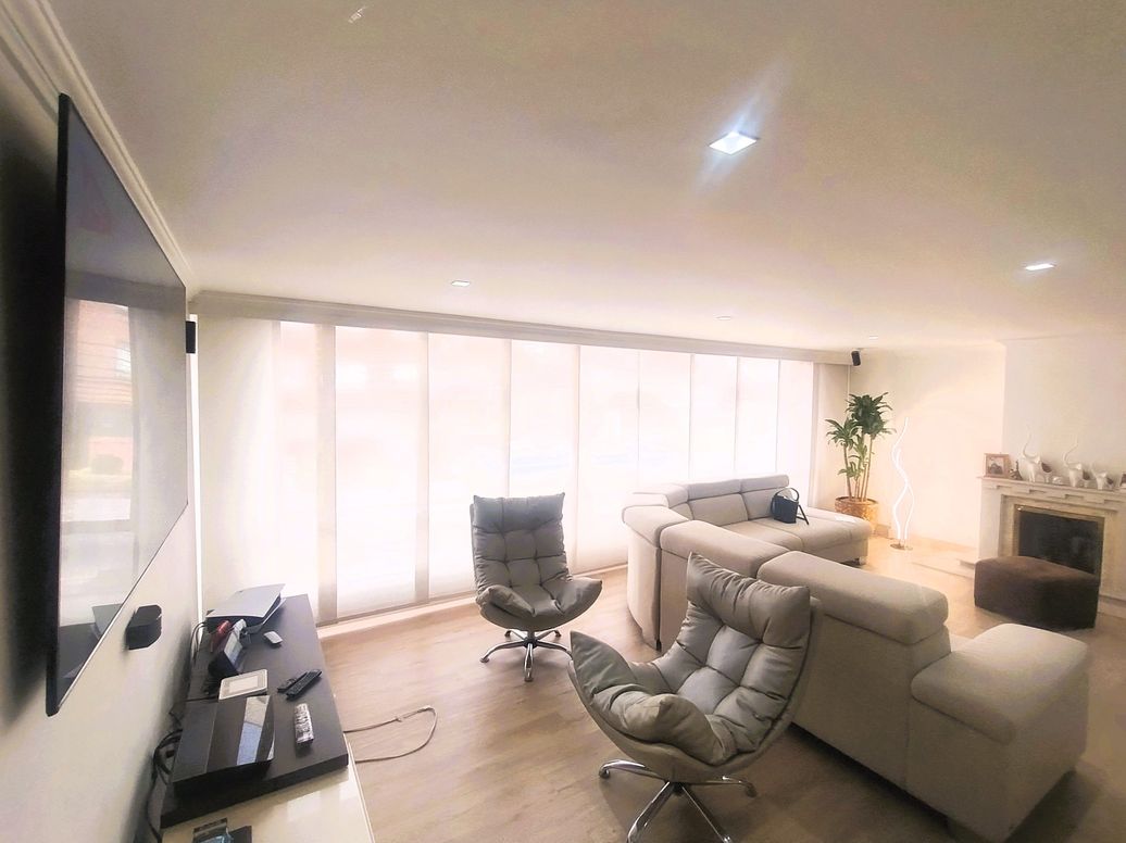 Apartamento de 3 alcobas en venta en Santa Barbara Central, Bogotá, 182 m² · foto 14 de 20