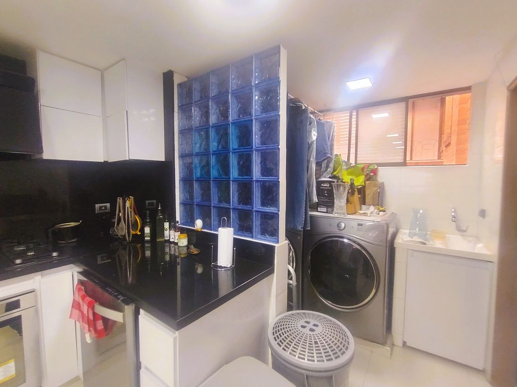 Apartamento de 3 alcobas en venta en Santa Barbara Central, Bogotá, 182 m² · foto 20 de 20