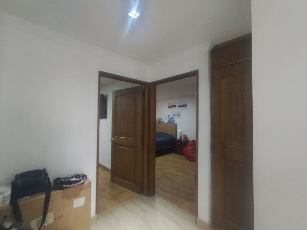 Apartamento de 3 alcobas en venta en Santa Barbara Central, Bogotá, 182 m² · foto 9 de 20