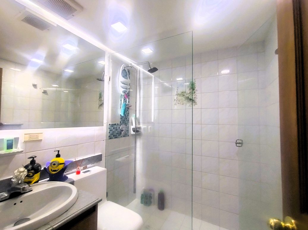 Apartamento de 3 alcobas en venta en Santa Barbara Central, Bogotá, 182 m² · foto 10 de 20