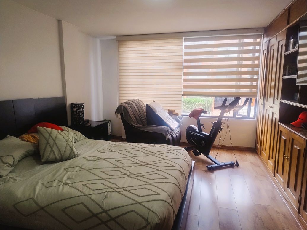 Apartamento de 3 alcobas en venta en Santa Barbara Central, Bogotá, 182 m² · foto 3 de 20