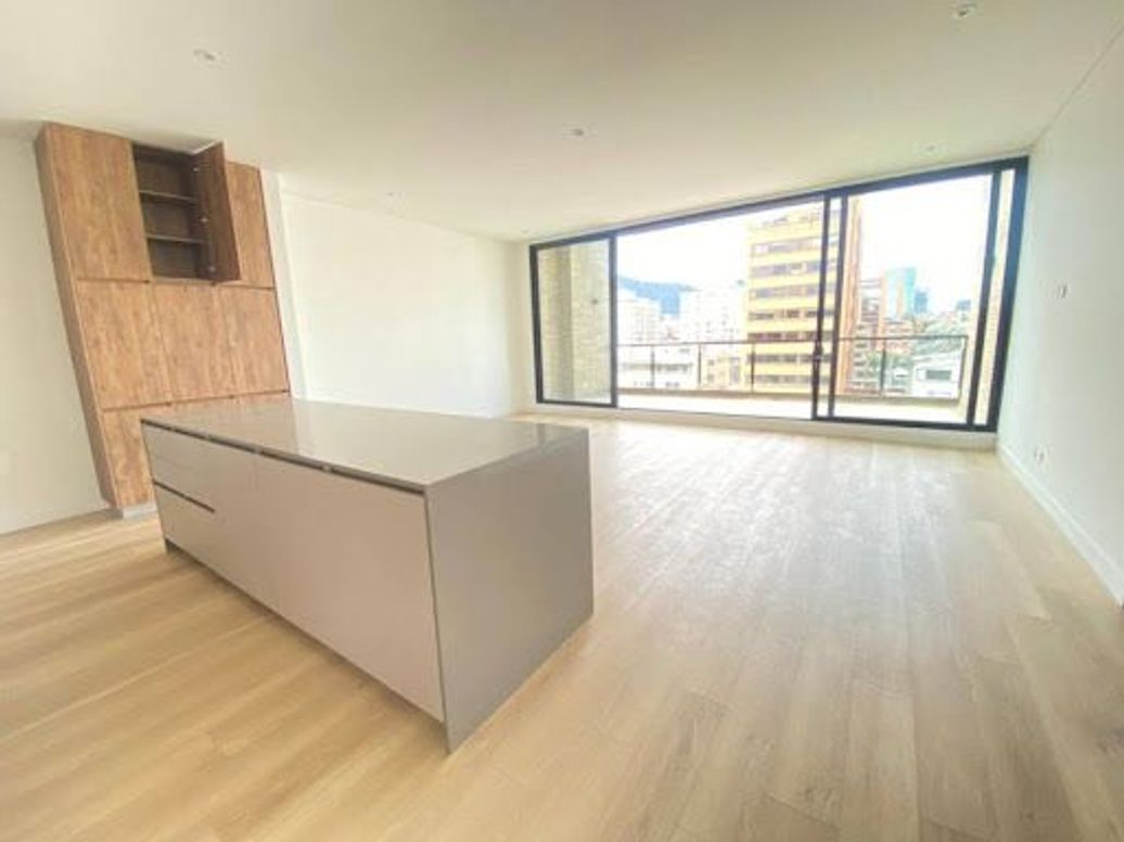 Apartamento de 3 alcobas en venta en Chico Oriental, Bogotá, 170 m² · foto 13 de 20