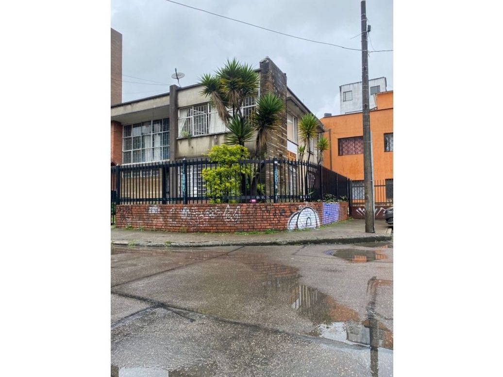 Casa de 5 alcobas en venta en Chapinero, Bogotá, 330 m² · foto 11 de 14