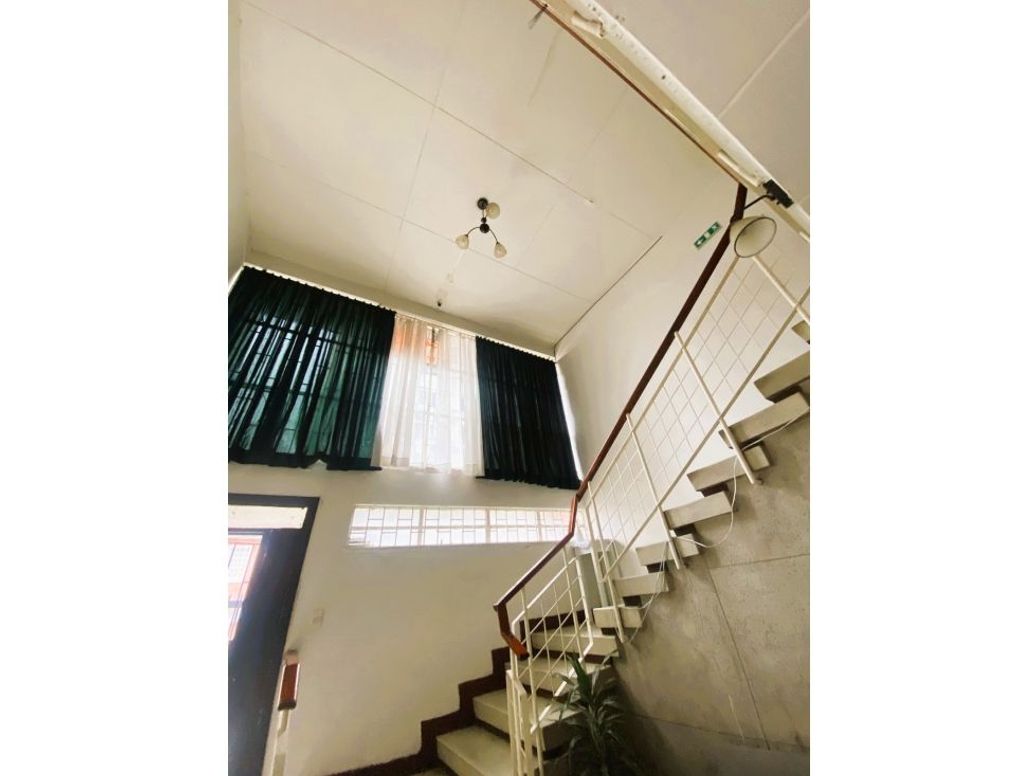 Casa de 5 alcobas en venta en Chapinero, Bogotá, 330 m² · foto 6 de 14