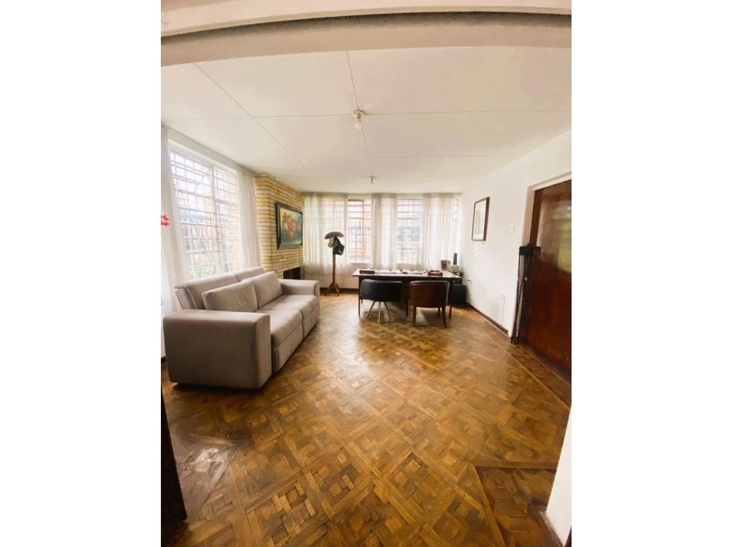 Casa de 5 alcobas en venta en Chapinero, Bogotá, 330 m² · foto 13 de 14