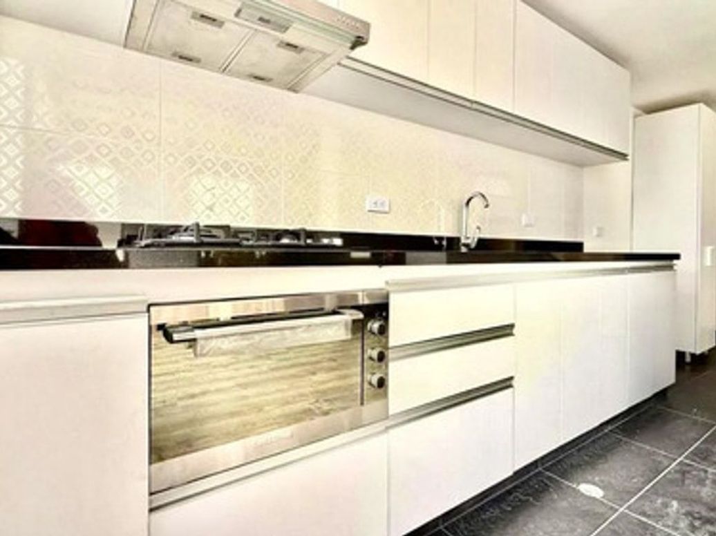Apartamento de 2 alcobas en venta en Santa Barbara Central, Bogotá, 97 m² · foto 4 de 8