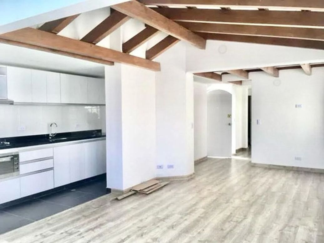 Apartamento de 2 alcobas en venta en Santa Barbara Central, Bogotá, 97 m² · foto 3 de 8