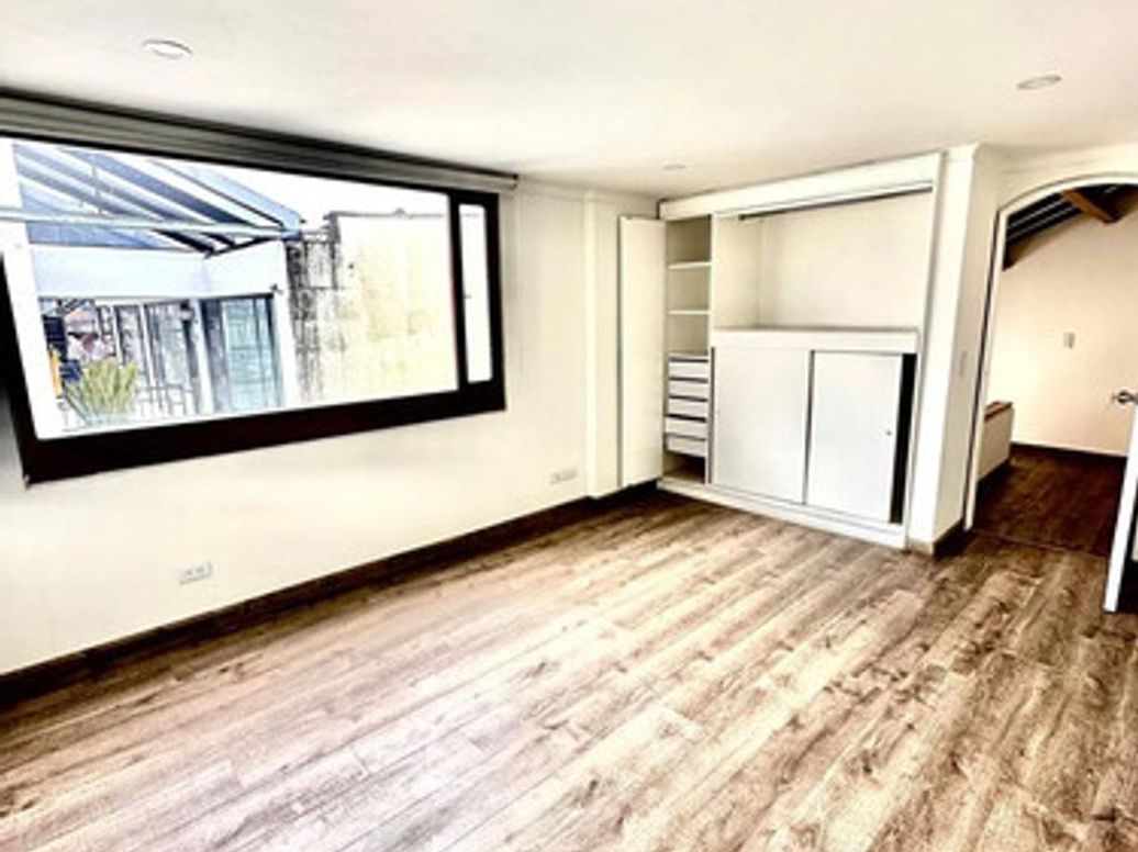 Apartamento de 2 alcobas en venta en Santa Barbara Central, Bogotá, 97 m² · foto 7 de 8