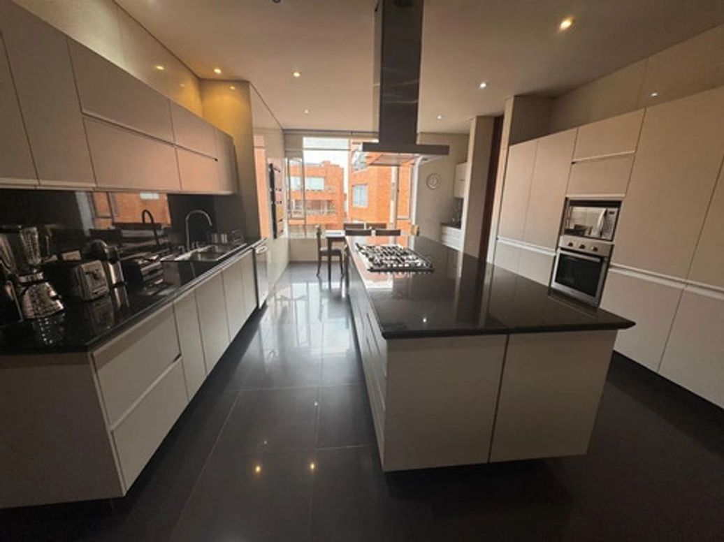 Apartamento de 3 alcobas en venta en Bellavista, Bogotá, 300 m² · foto 11 de 12