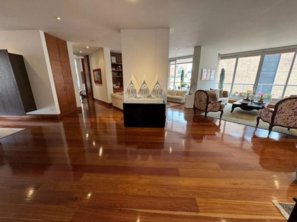 Apartamento de 3 alcobas en venta en Bellavista, Bogotá, 300 m² · foto 2 de 12