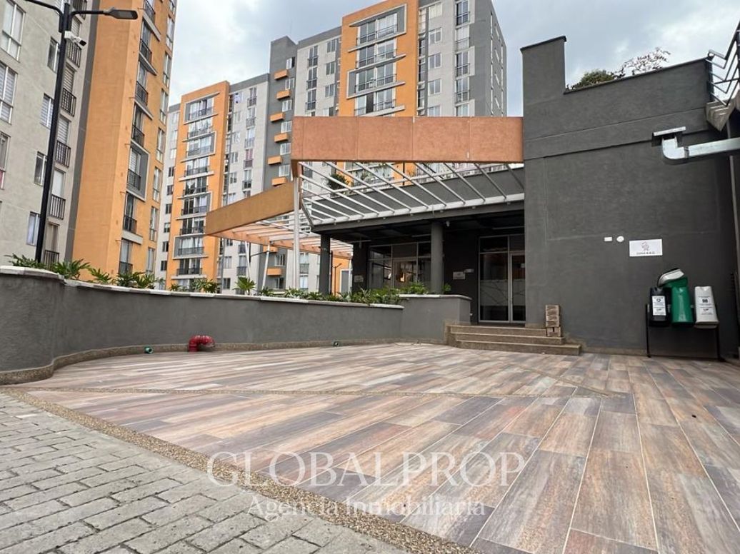 Apartamento de 3 alcobas en venta en Granada Sur, Bogotá, 52 m² · foto 6 de 19