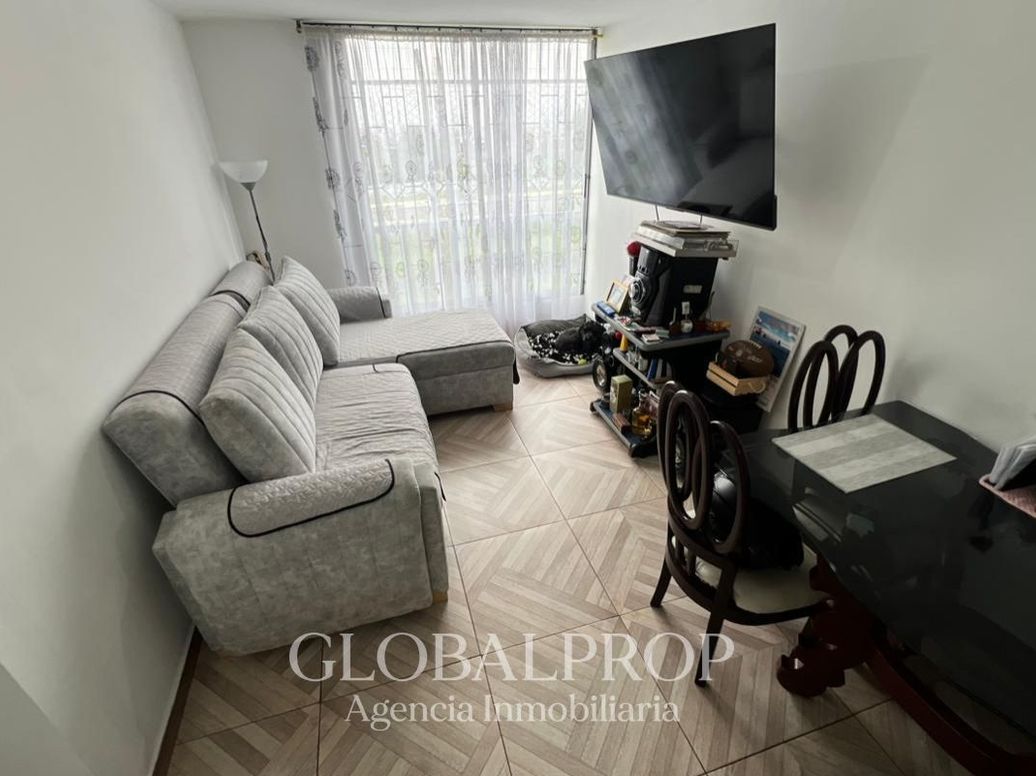 Apartamento de 3 alcobas en venta en Granada Sur, Bogotá, 52 m² · foto 10 de 19