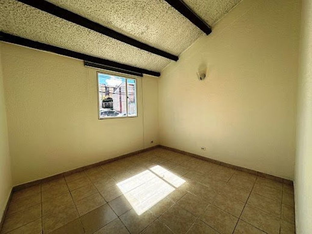 Casa de 3 alcobas en venta en Villa De Los Alpes, Bogotá, 108 m² · foto 7 de 19