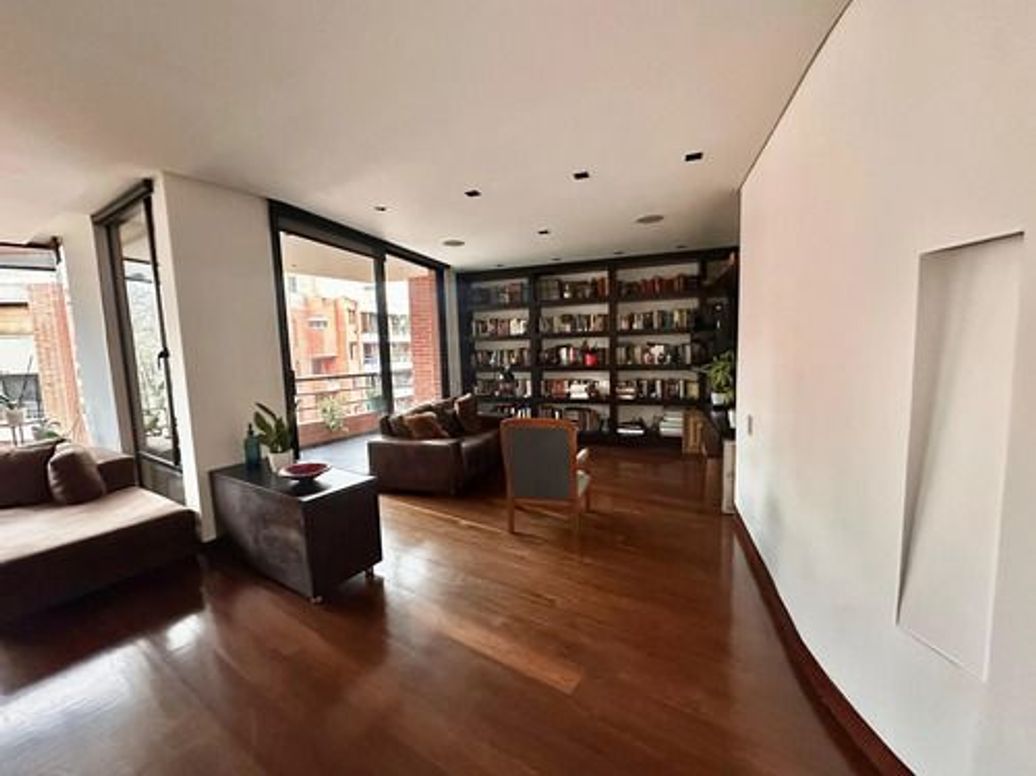 Apartamento de 3 alcobas en venta en Bellavista, Bogotá, 255 m² · foto 4 de 12