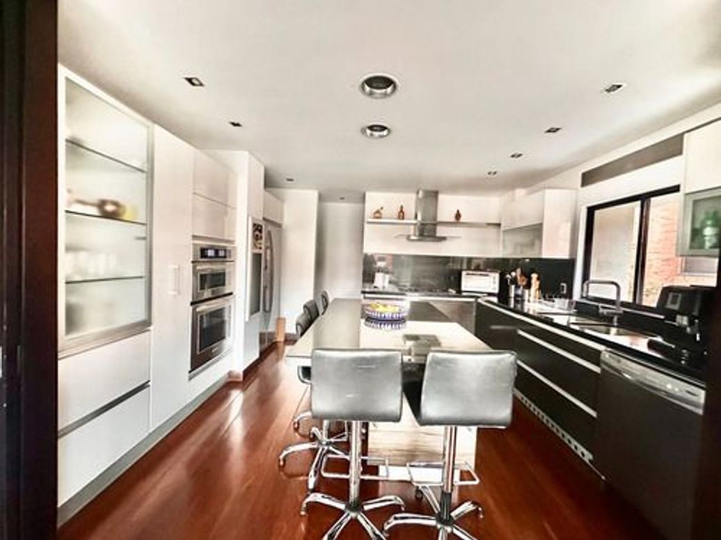 Apartamento de 3 alcobas en venta en Bellavista, Bogotá, 255 m² · foto 9 de 12