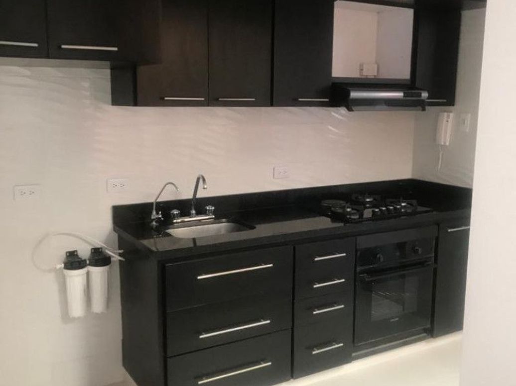 Apartamento de 4 alcobas en venta en Estoril, Bogotá, 228 m² · foto 8 de 13