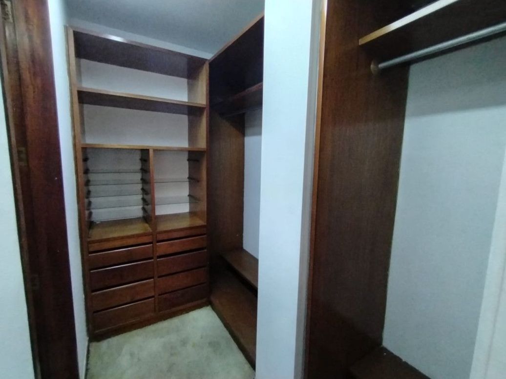 Apartamento de 3 alcobas en venta en Santa Barbara Central, Bogotá, 151 m² · foto 18 de 20