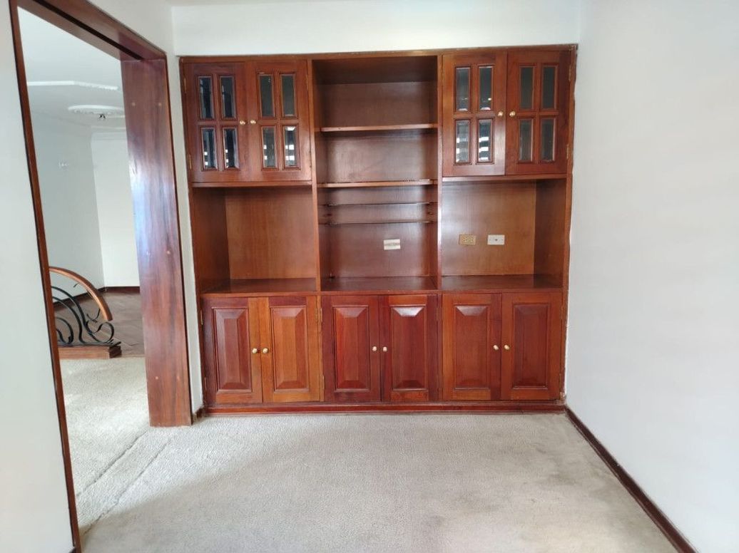 Apartamento de 3 alcobas en venta en Santa Barbara Central, Bogotá, 151 m² · foto 7 de 20