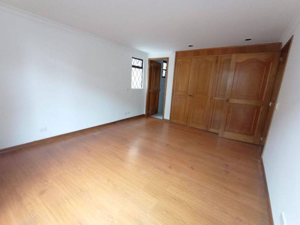 Apartamento de 3 alcobas en venta en Santa Bibiana, Bogotá, 135 m² · foto 3 de 19