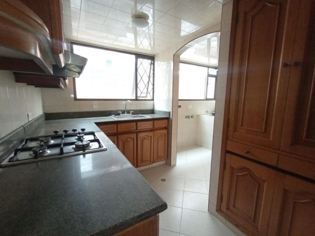 Apartamento de 3 alcobas en venta en Santa Bibiana, Bogotá, 135 m² · foto 4 de 19