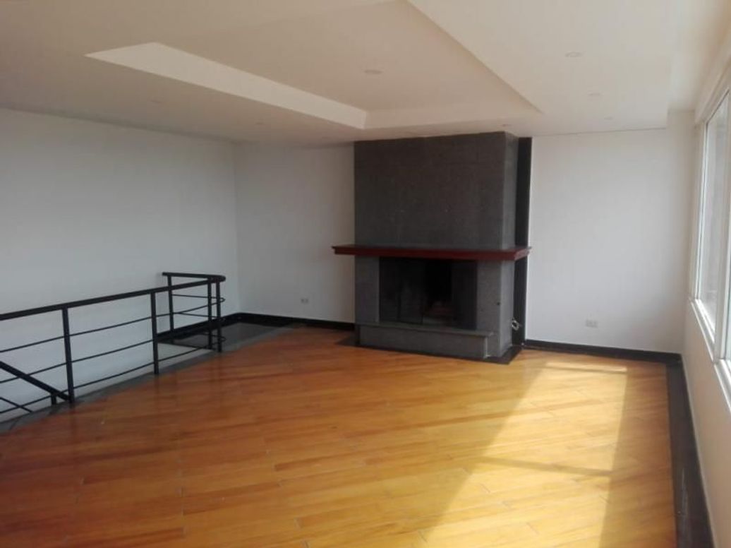 Apartamento de 4 alcobas en venta en Los Rosales, Bogotá, 320 m² · foto 18 de 19