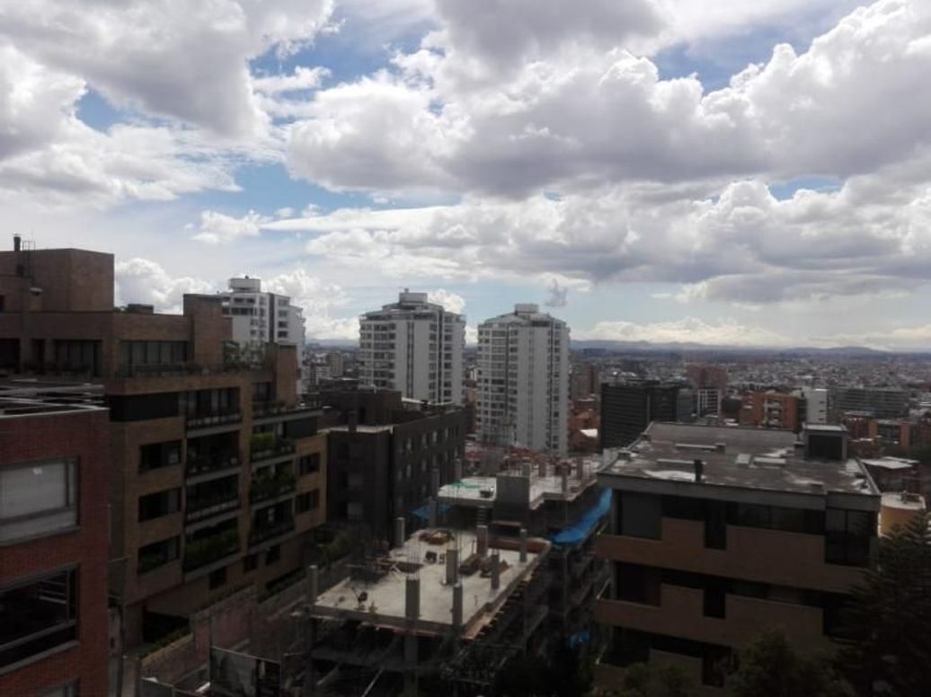 Apartamento de 4 alcobas en venta en Los Rosales, Bogotá, 320 m² · foto 2 de 19